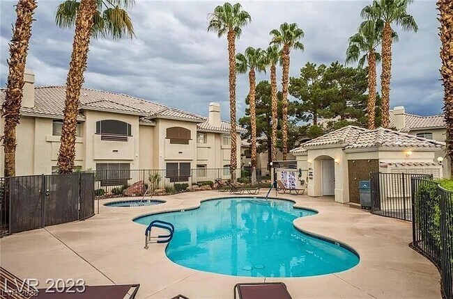 Foto del edificio - 9325 W Desert Inn Rd