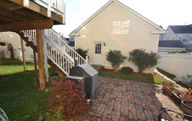 Building Photo - 9003 Bealls Farm Rd