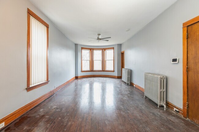 Building Photo - 7551 S South Shore Dr
