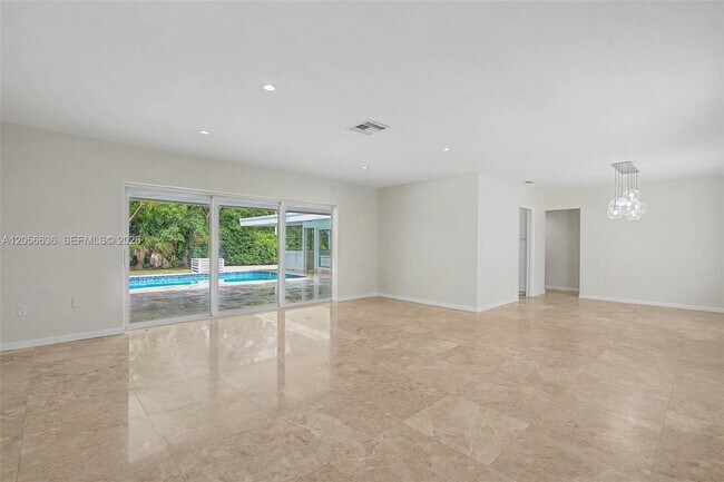 Foto del edificio - 15540 SW 82nd Ct