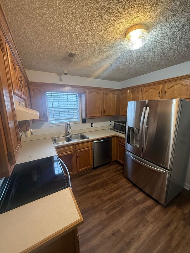 Building Photo - 1105 Cherry Meadow Ln