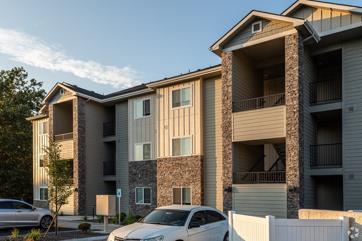 Building Photo - Aster Apartments