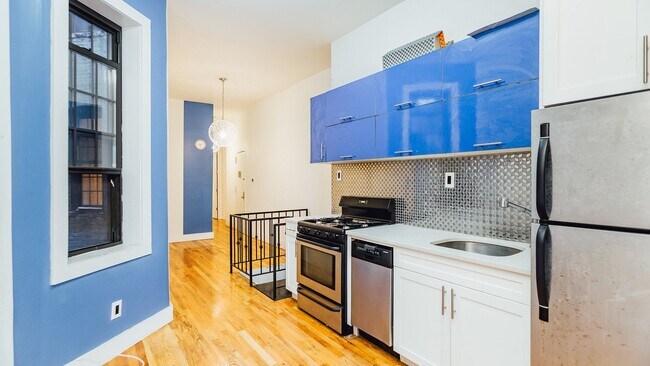 Foto del edificio - 1154 Gates Ave