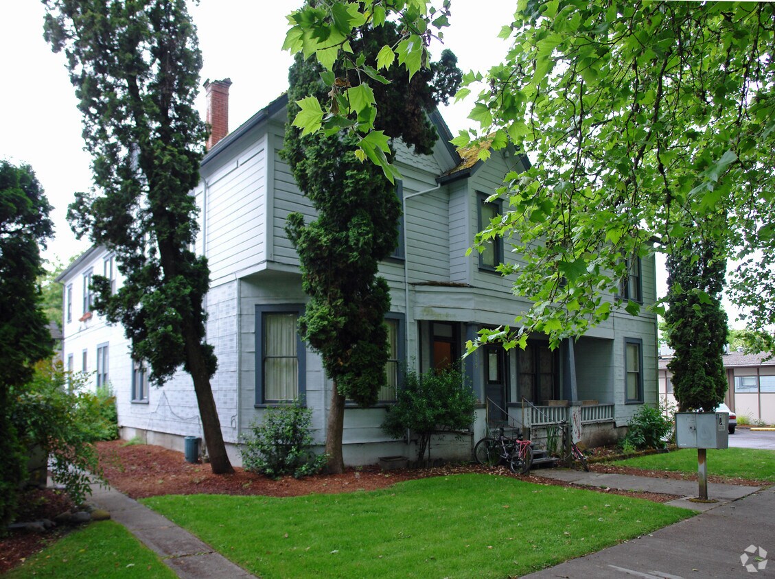 Primary Photo - 659 SW Jefferson Ave