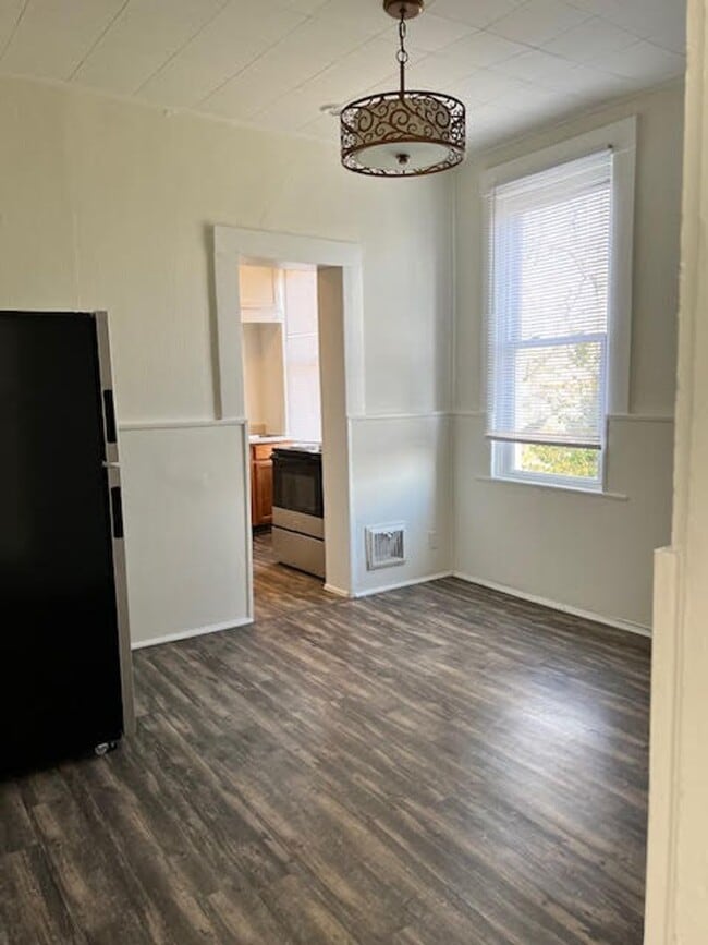 Building Photo - 1424 California Ave