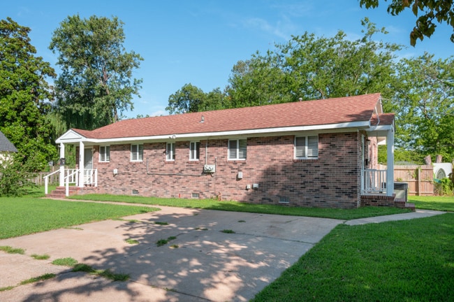 Building Photo - 201 Herbert Ave