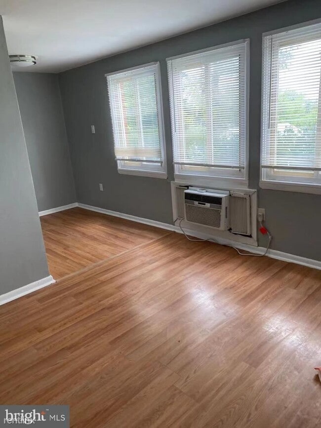 Building Photo - Studio, 1 bath Condo - 250 Tanglewood Ln