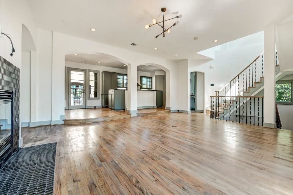 Foto principal - 3637 Oak Lawn Ave