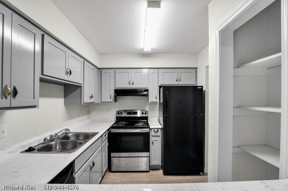 11810 Algonquin Dr Unit 229, Houston, TX 77089 Room for Rent in