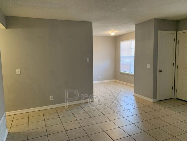 Foto del edificio - 1021 S St Louis Ave