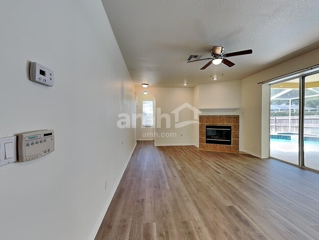Foto del edificio - 9303 Heritage Oak Ct