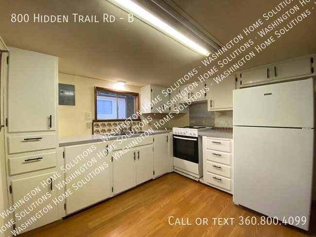 Building Photo - 800 Hidden Trail Rd