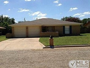 Building Photo - 5509 Castle Rd