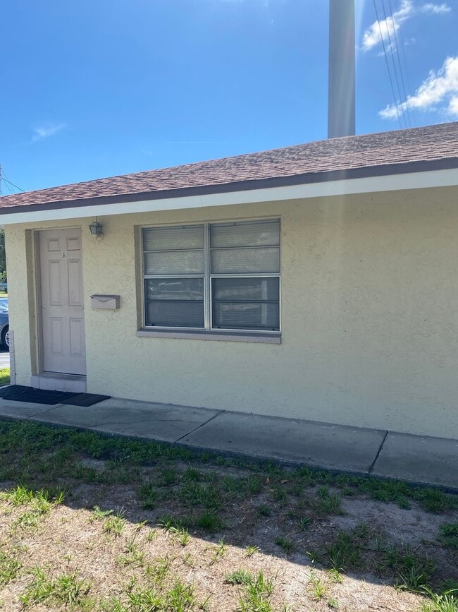 2 BEDROOM, 1 BATH APARTMENT HOME - PINELLAS PARK - 2 BEDROOM, 1 BATH APARTMENT HOME - PINELLAS PARK