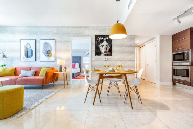 Building Photo - 485 Brickell Ave