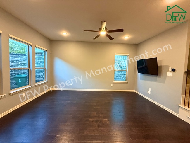 Foto del edificio - Spacious 3-Bedroom Townhome in Prime Arlington Location – Stylish, Modern, and Move-In Ready!