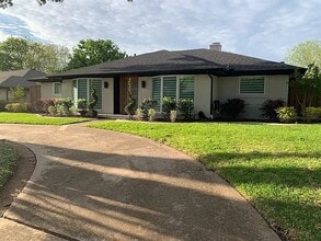 Building Photo - 2724 Mollimar Dr