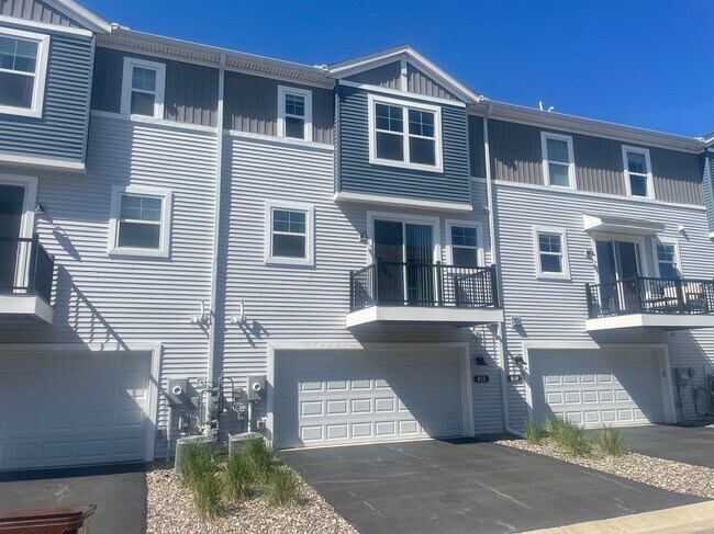 Foto del edificio - 873 Roselyn Dr