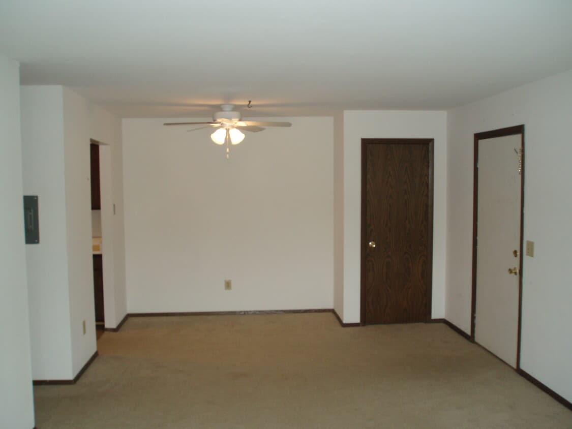 Primary Photo - 205 Industrial Dr
