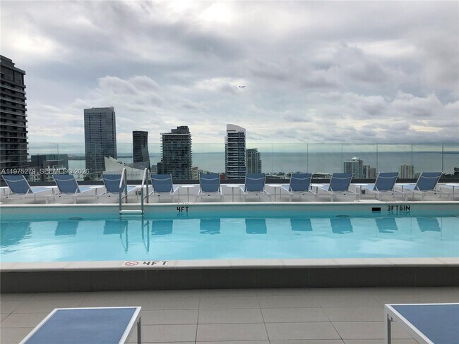 Foto del edificio - 55 SW 9th St