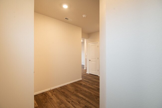 Foto del edificio - 4 bed, 2.5 bath newer construction home in NE Salem.