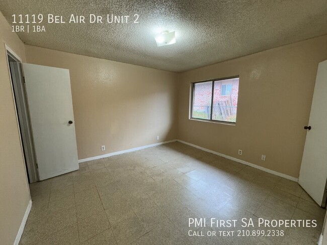 Foto del edificio - 11119 Belair Dr