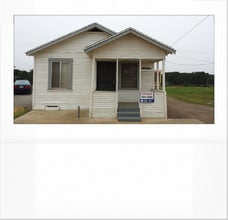 Building Photo - 14050 Avenue 384
