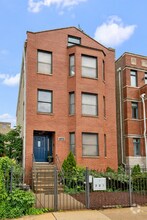 Building Photo - 1966 W Diversey Pkwy