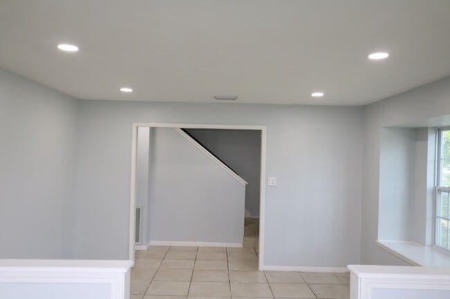 Building Photo - 12615 Huntington Venture Dr