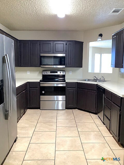 Foto del edificio - 3001 Indy Dr