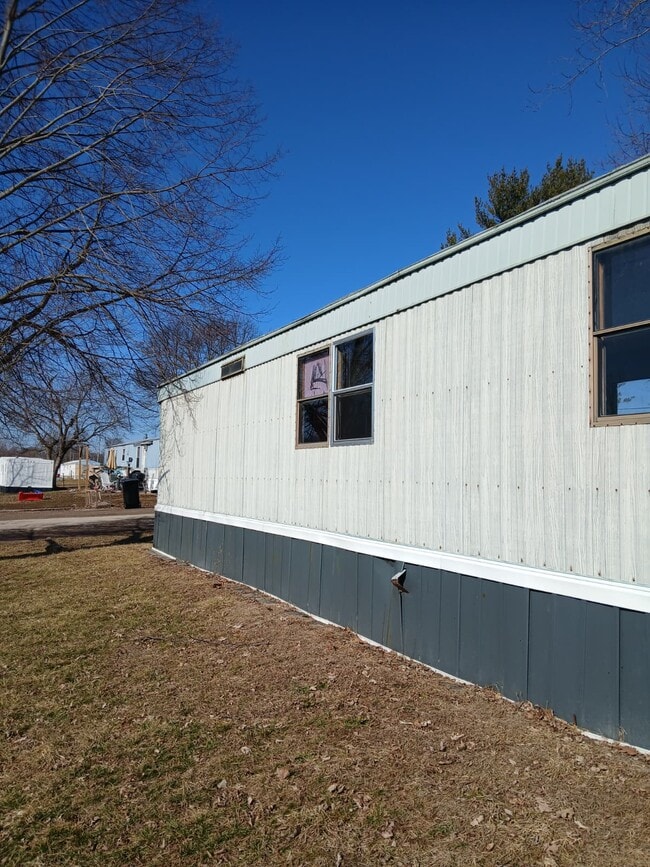 Building Photo - 710 Mill St