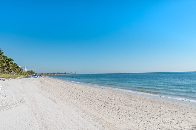 Building Photo - 615 Ocean Dr