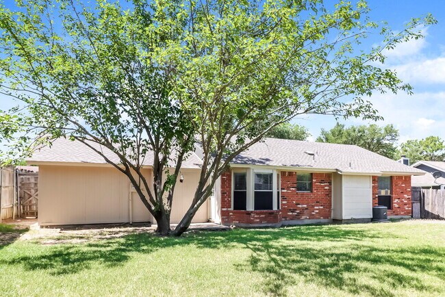 Foto del edificio - 2421 Homewood Trail
