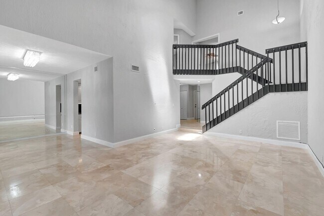 Building Photo - 7715 La Mirada Dr