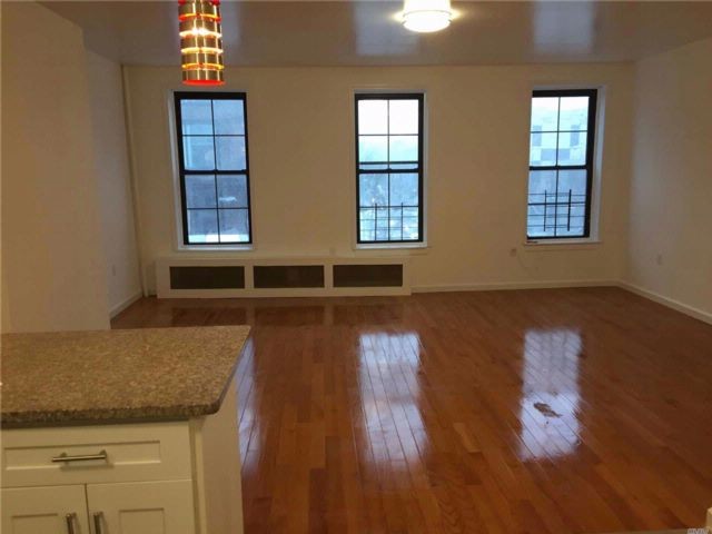 Primary Photo - 1367 Fulton St