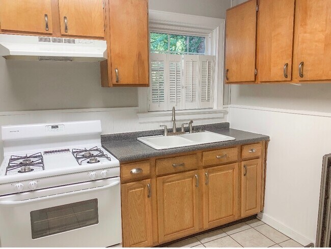 Building Photo - Randolph Community- 2 bedroom Townhouse, H...