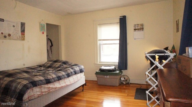 Foto del edificio - 2 br, 1.5 bath Duplex - 9R Winship St 9R-A