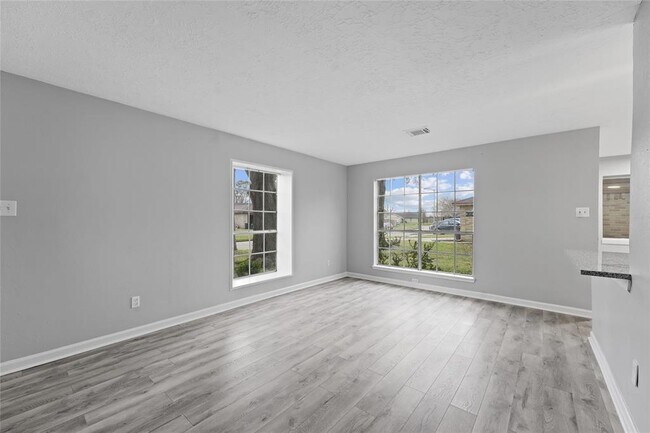 Foto del edificio - 10903 Maple Rock Dr