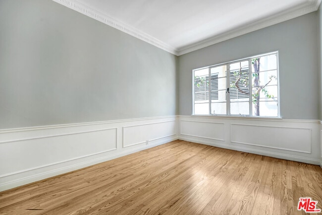 Building Photo - 1443 Hayworth Ave
