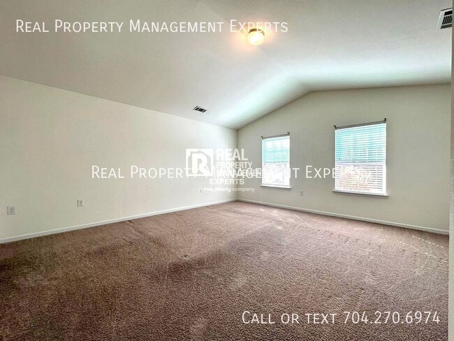 Foto del edificio - Beautiful 3BR 2.5BA in Charlotte!