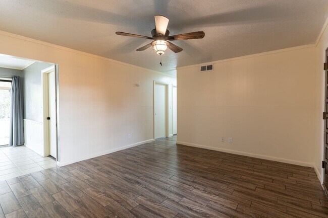 Building Photo - Charming 4-Bedroom Home with Modern Touche...