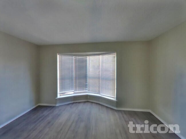 Foto del edificio - 7118 Foxway Ln