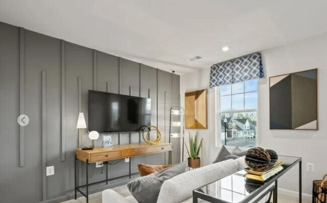 oficina / sala de entretenimiento - 10 Coolidge Ave