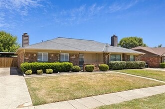 Building Photo - 3002 Hilltop Dr