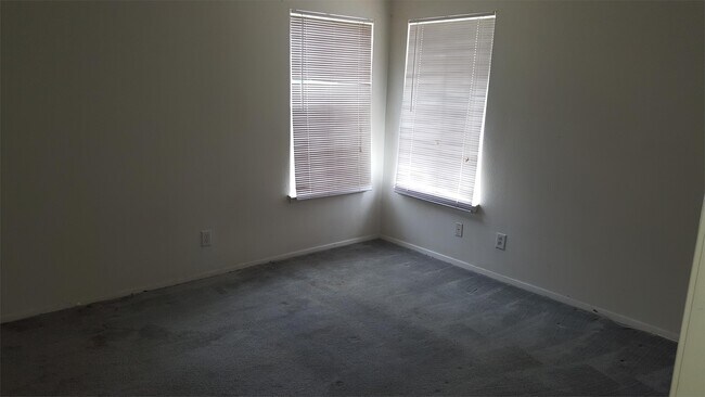 Building Photo - 3223 Reforma Dr