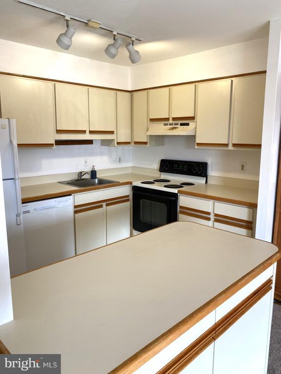 Building Photo - 1509 Whitpain Hills