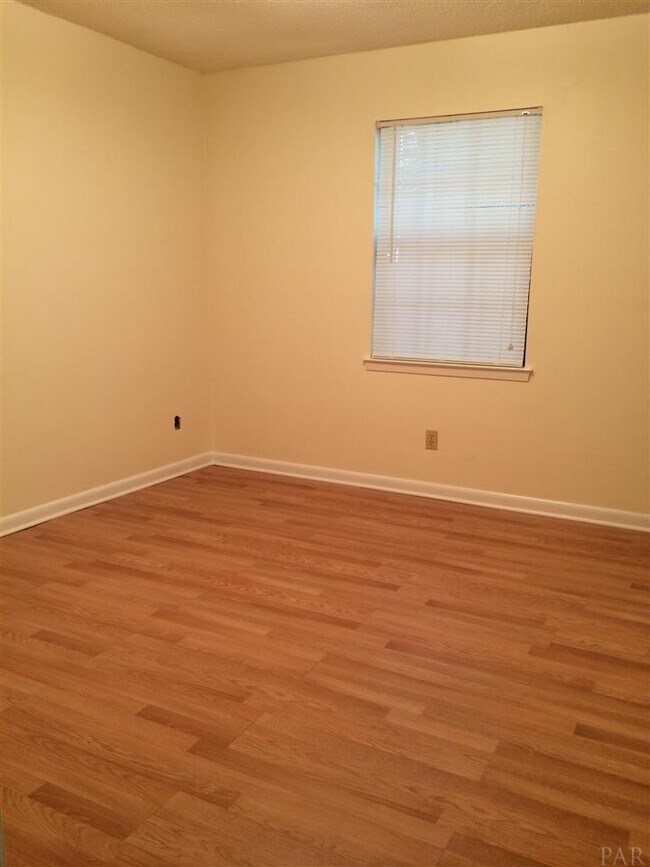 Building Photo - 4177 Ravenwood Dr