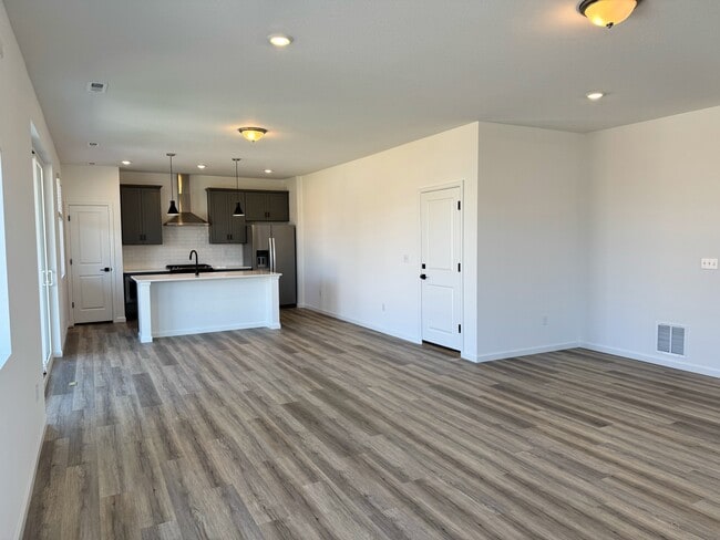 Foto del edificio - 5963 Sawdust Dr