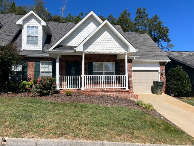 Building Photo - 30 Hiddenbrook Ln