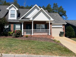 Building Photo - 30 Hiddenbrook Ln